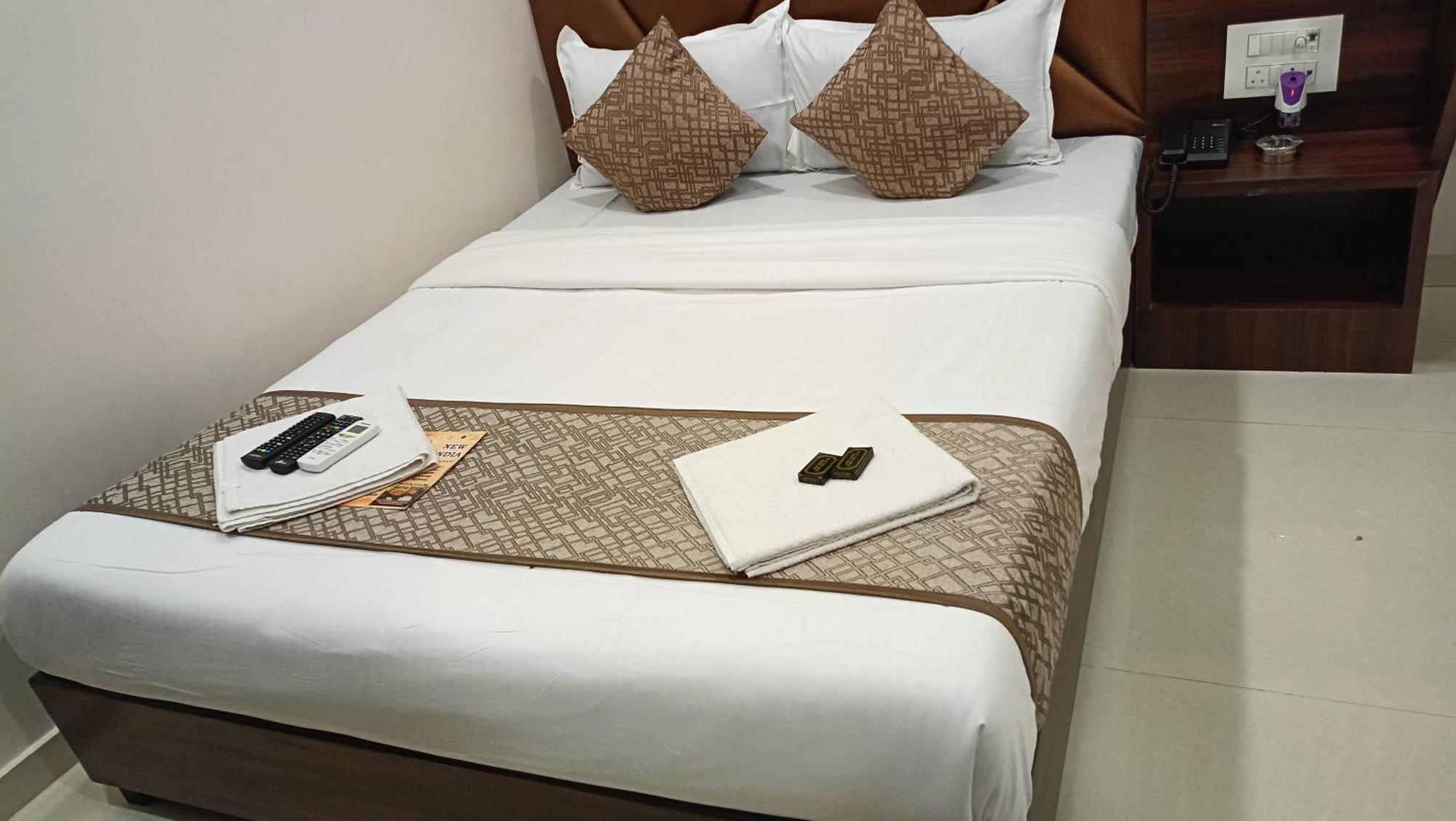Hotel Bkc Anex Near Bandra Kurla Complex Bombay Eksteriør billede